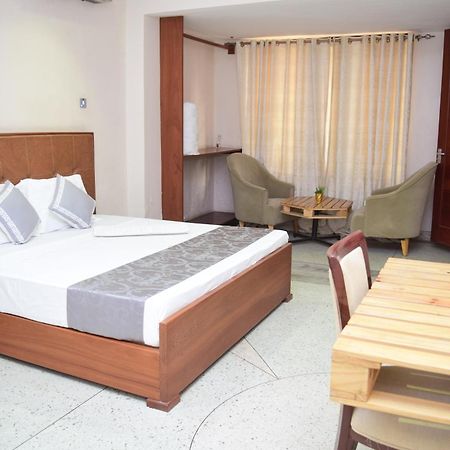 K27 Premier Backpackers Pansiyon Darüsselam Dış mekan fotoğraf