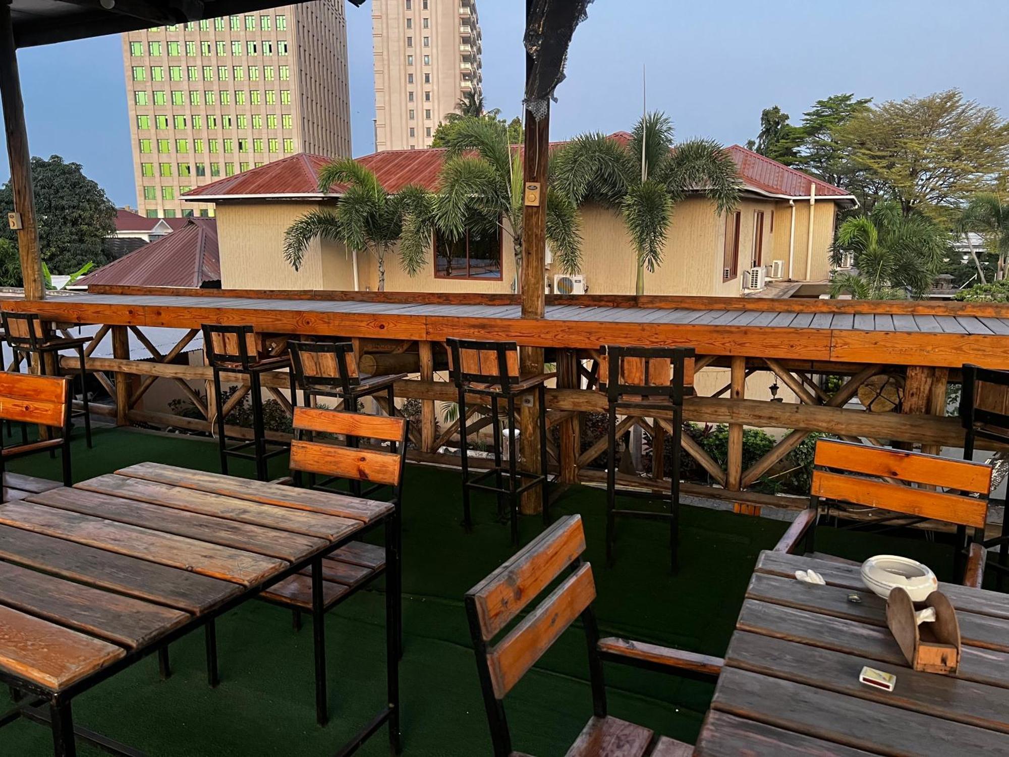 K27 Premier Backpackers Pansiyon Darüsselam Dış mekan fotoğraf