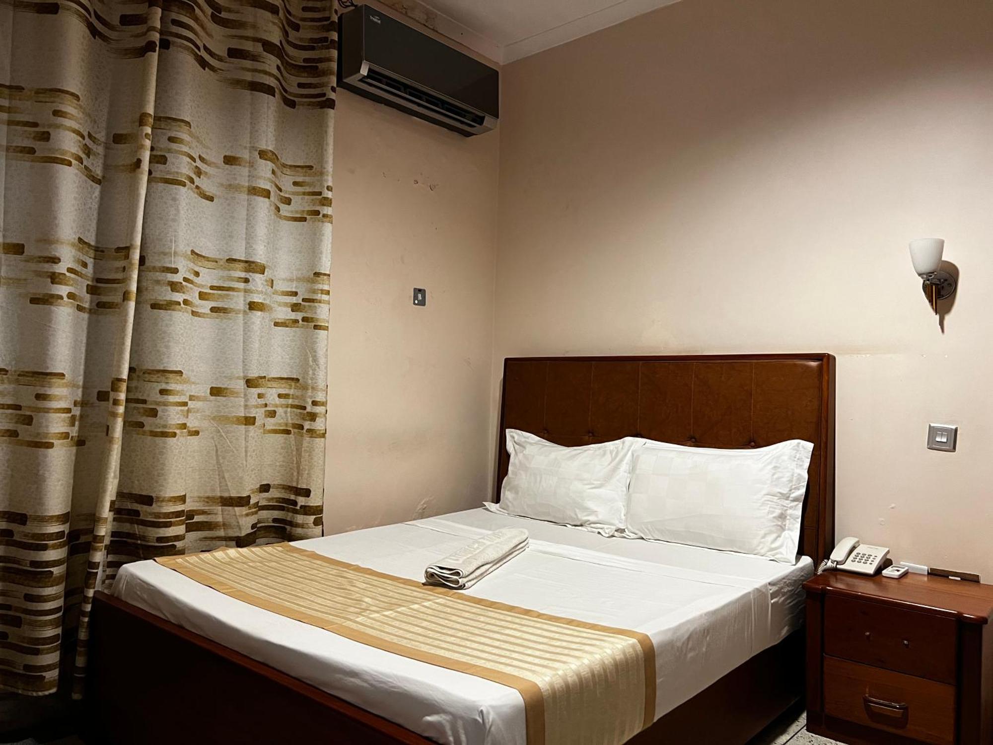 K27 Premier Backpackers Pansiyon Darüsselam Dış mekan fotoğraf
