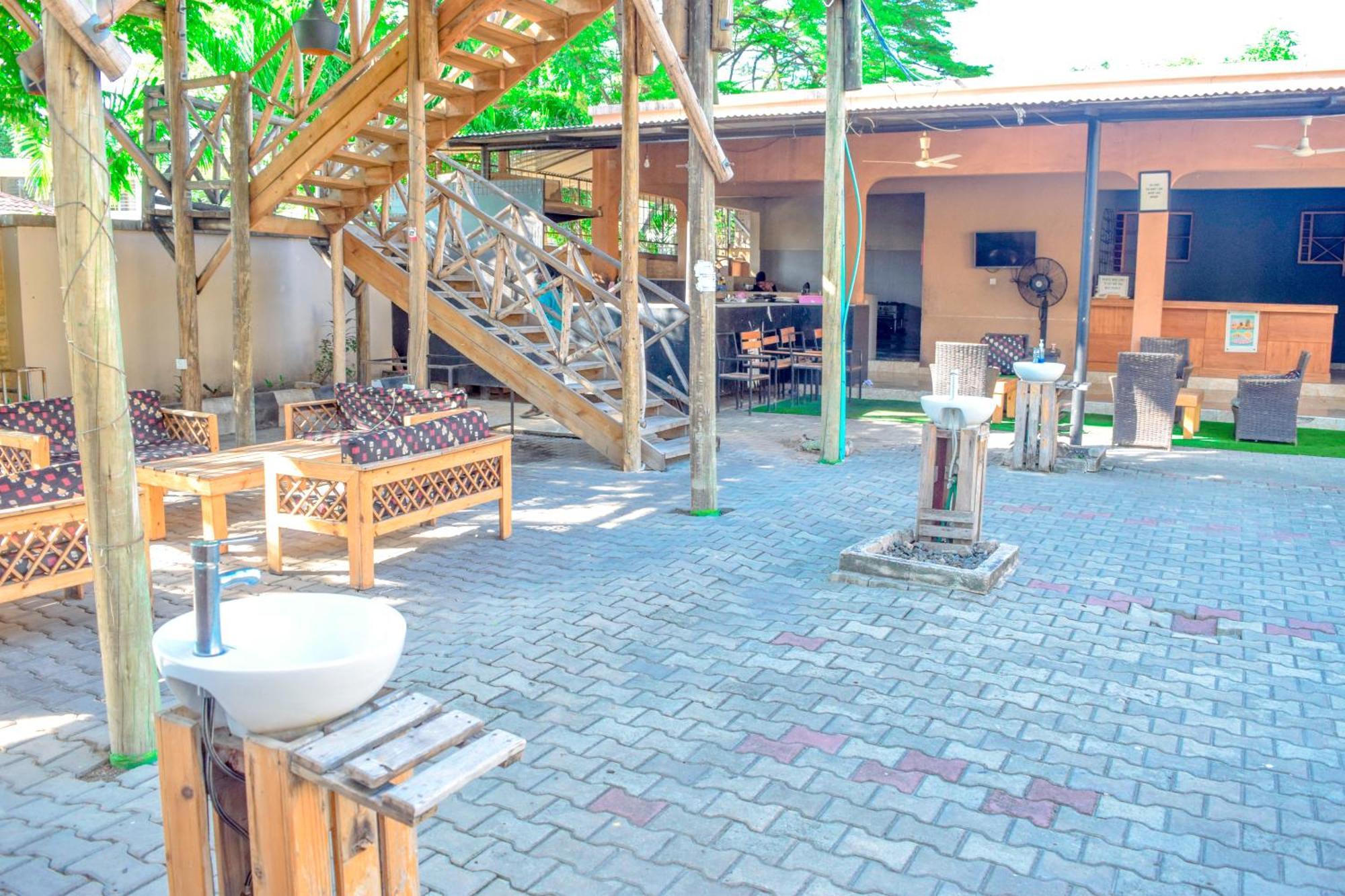 K27 Premier Backpackers Pansiyon Darüsselam Dış mekan fotoğraf
