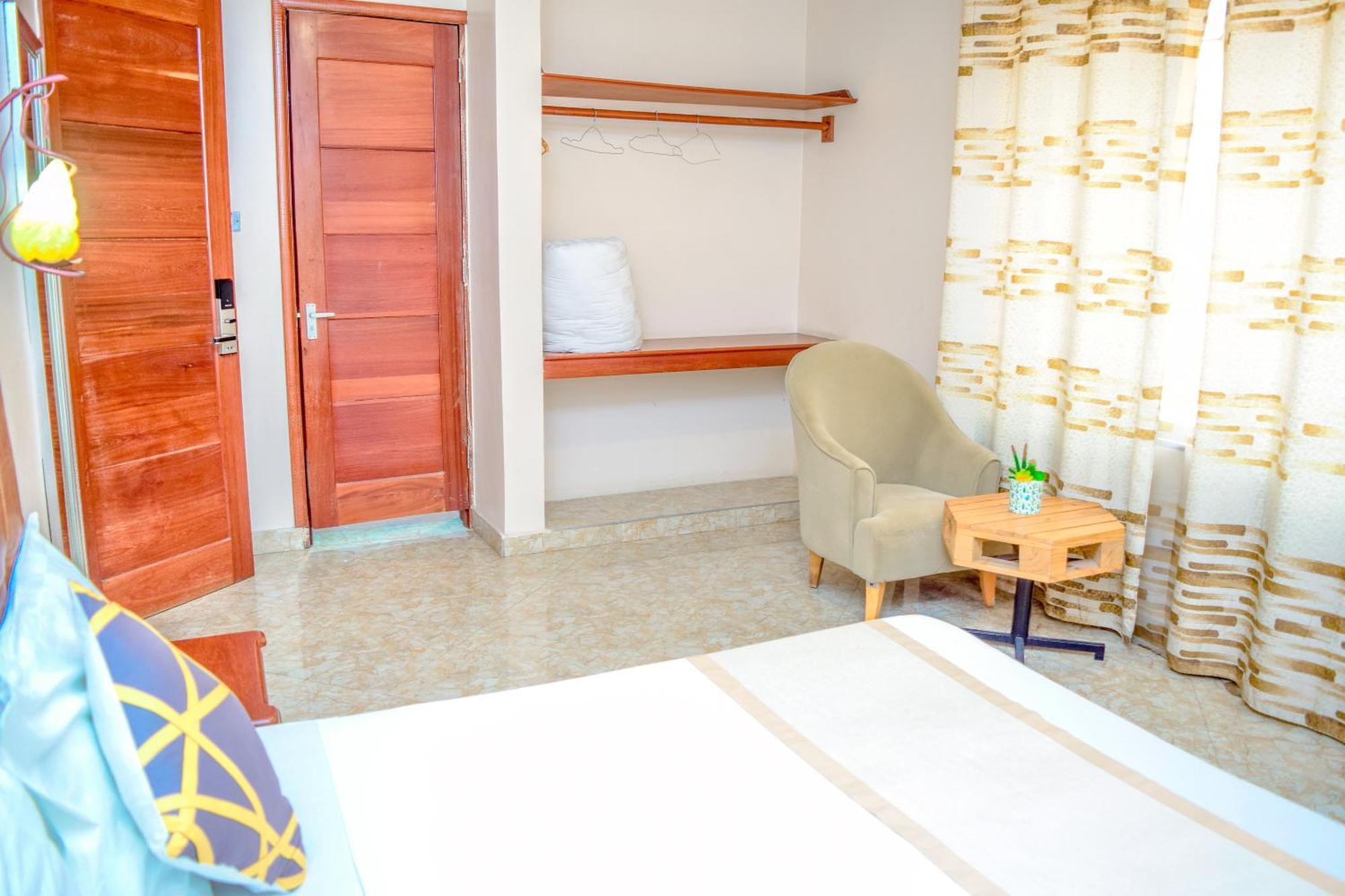 K27 Premier Backpackers Pansiyon Darüsselam Dış mekan fotoğraf