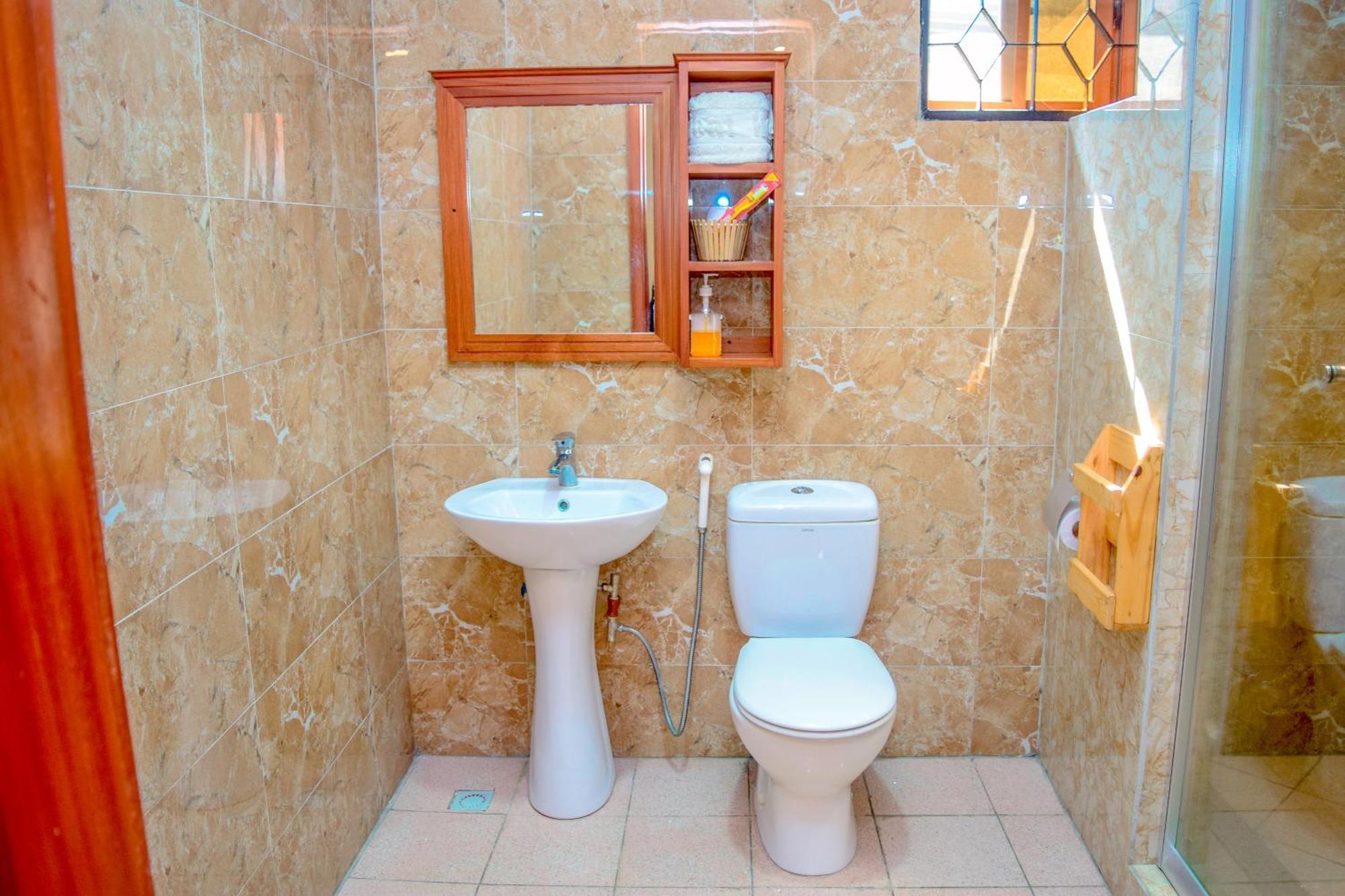 K27 Premier Backpackers Pansiyon Darüsselam Dış mekan fotoğraf