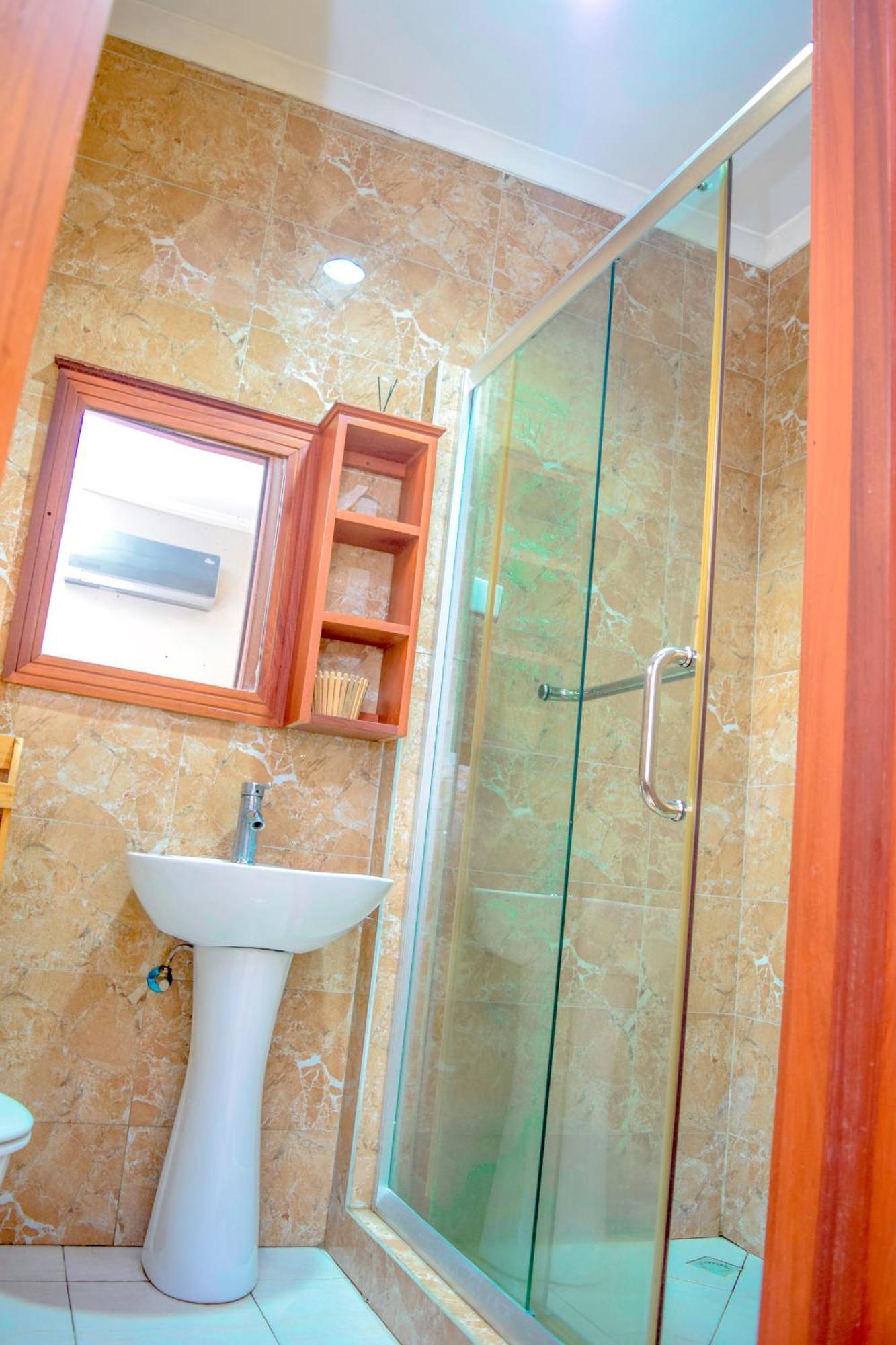 K27 Premier Backpackers Pansiyon Darüsselam Dış mekan fotoğraf