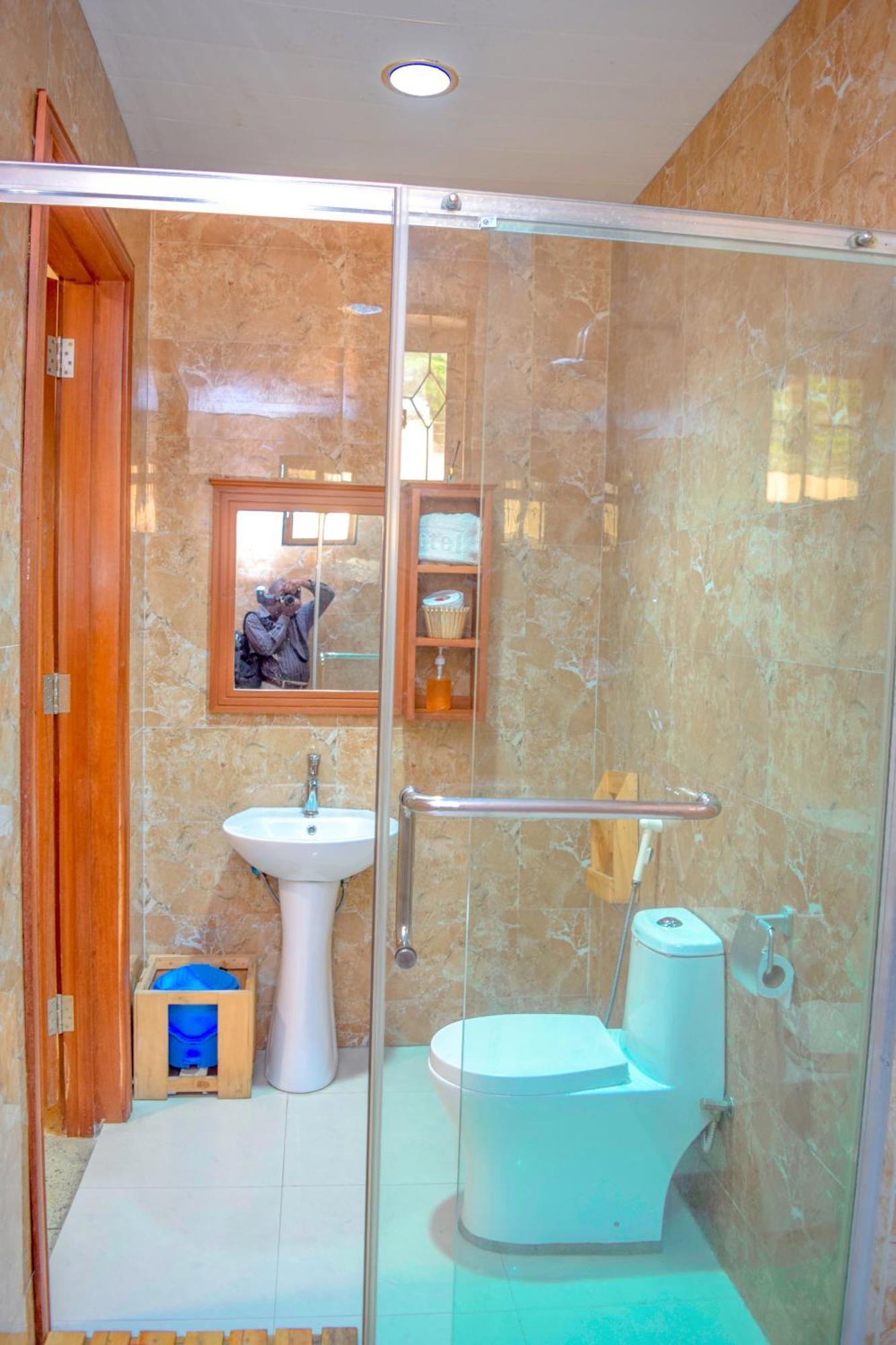 K27 Premier Backpackers Pansiyon Darüsselam Dış mekan fotoğraf