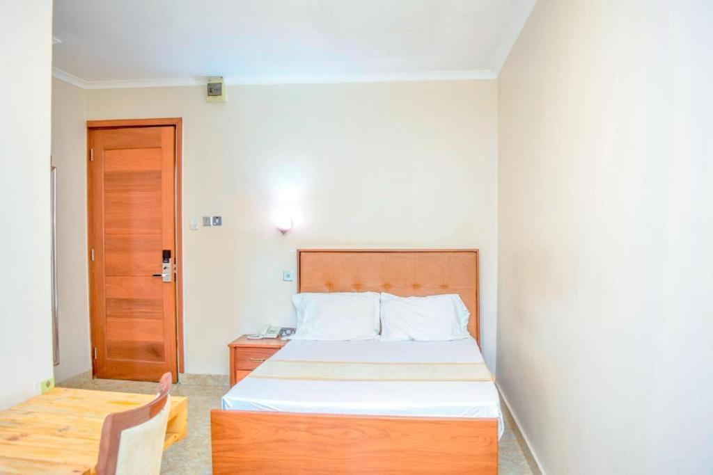 K27 Premier Backpackers Pansiyon Darüsselam Dış mekan fotoğraf
